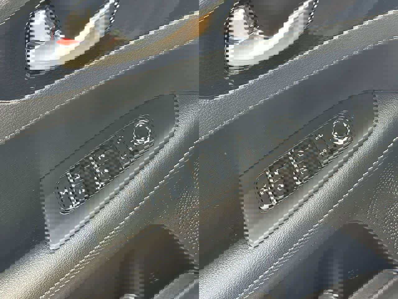 Used 2024 Kia Forte GT-Line w/ GT-Line Premium Package image 16