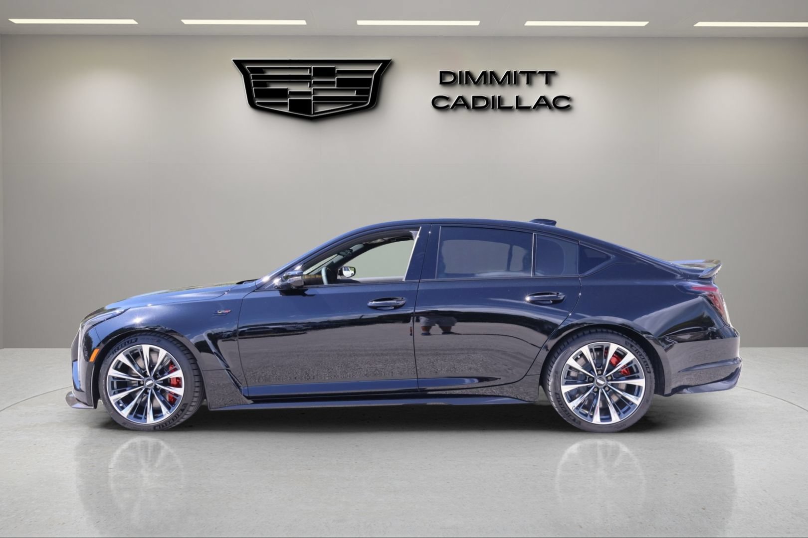 New 2026 Cadillac CT5 V Blackwing w/ Carbon Fiber 2 Package RWD image 8