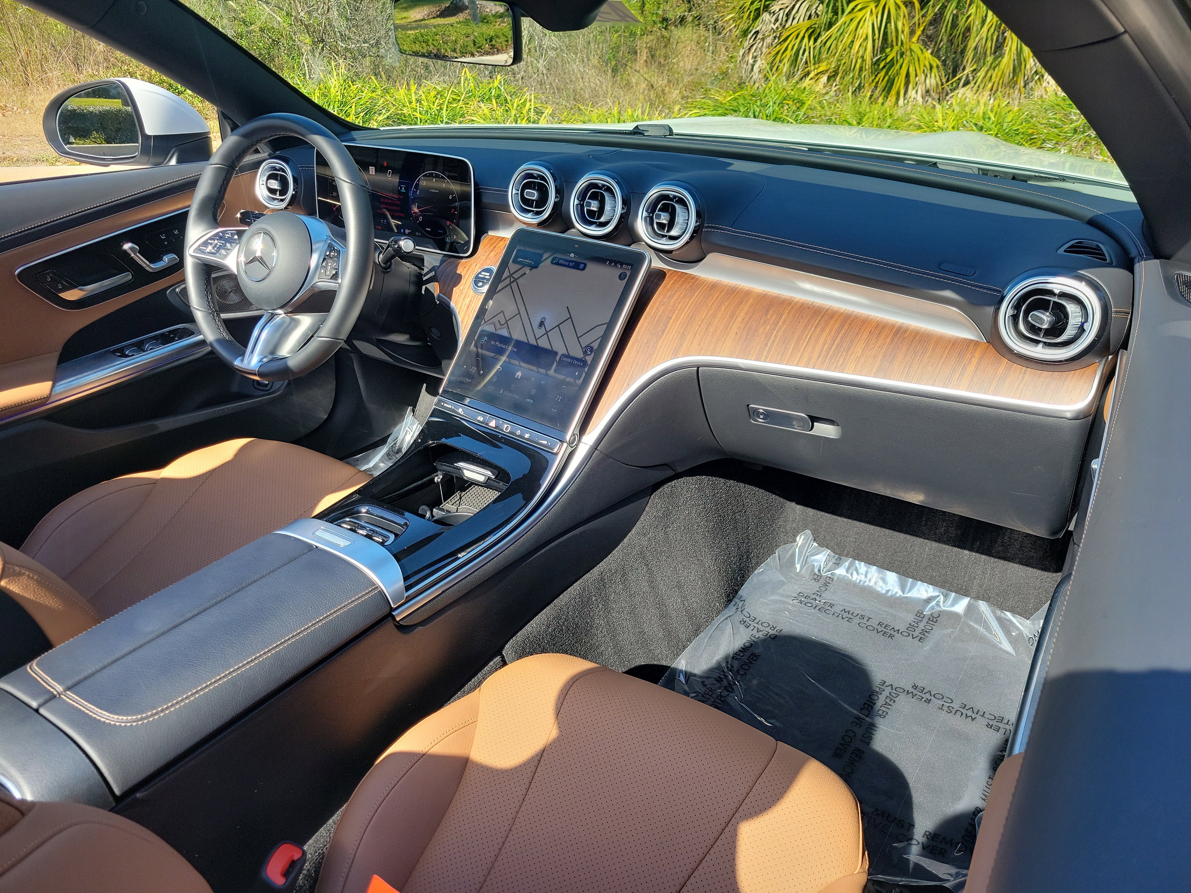 Used 2024 Mercedes-Benz CLE 300 4MATIC Cabriolet image 11