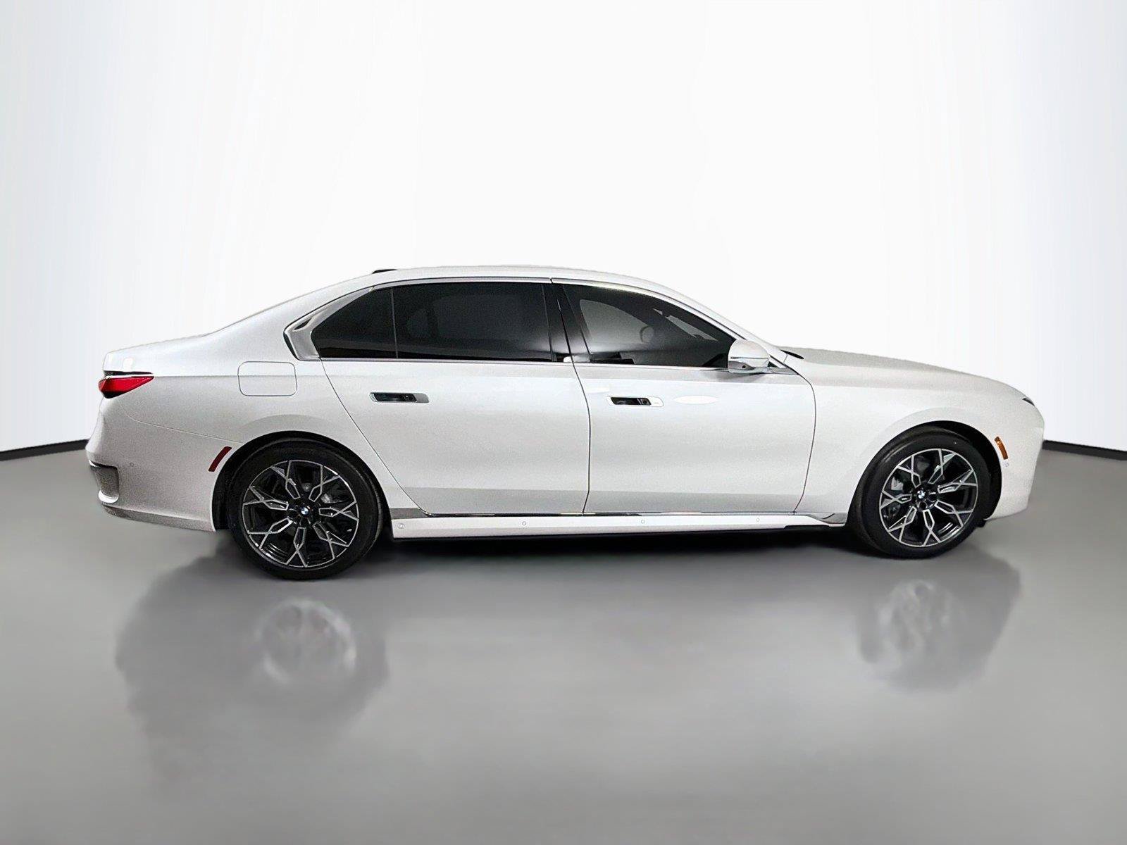 New 2026 BMW i7 eDrive50 w/ Executive Package RWD image 4