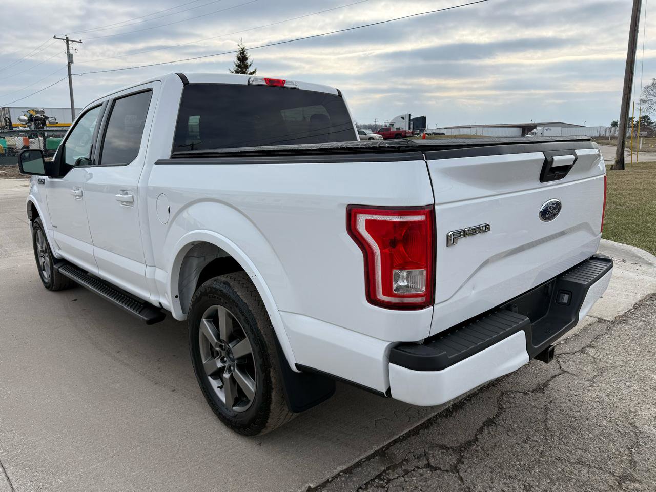 Used 2017 Ford F150 XLT w/ Equipment Group 301A Mid image 9