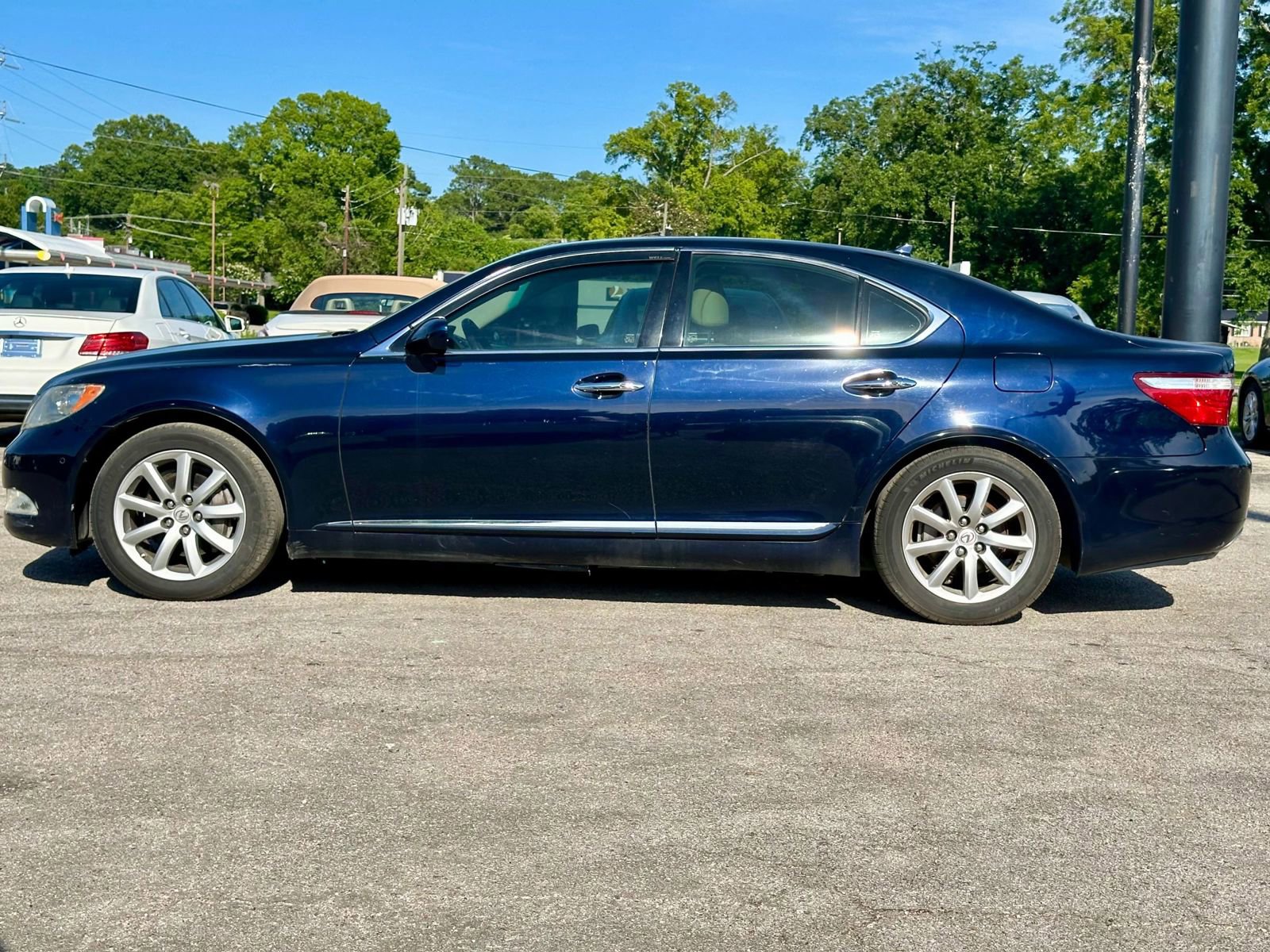 Used 2008 Lexus LS 460 RWD image 3
