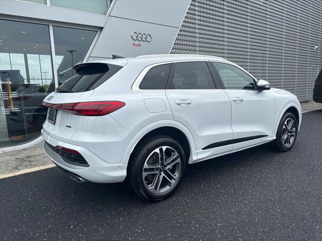Certified 2025 Audi Q5 Premium Plus w/ Premium Plus AWD/4WD image 5
