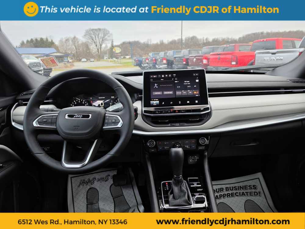 Used 2025 Jeep Compass Limited image 13