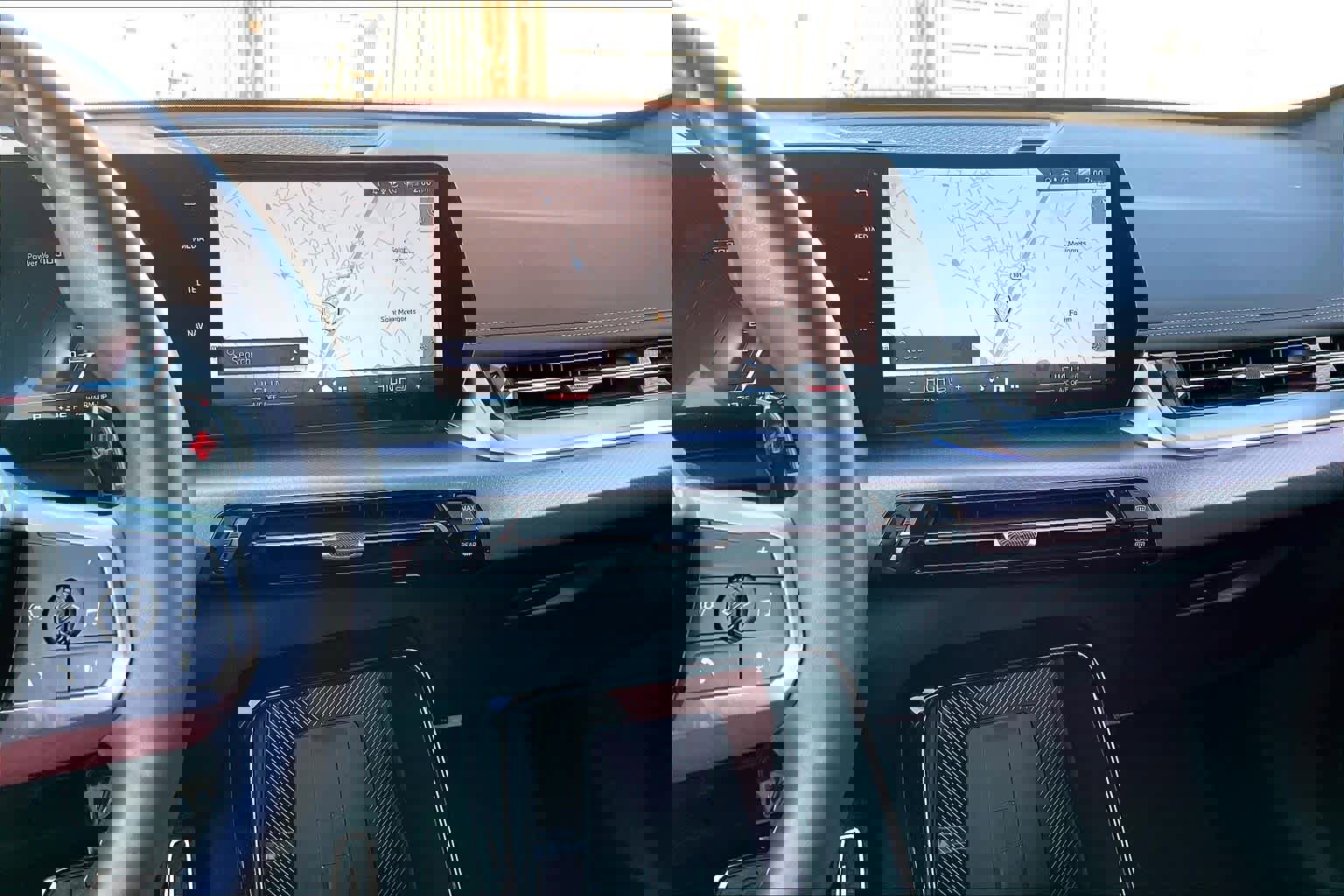 Used 2025 BMW X1 M35i w/ Shadowloine Package image 6