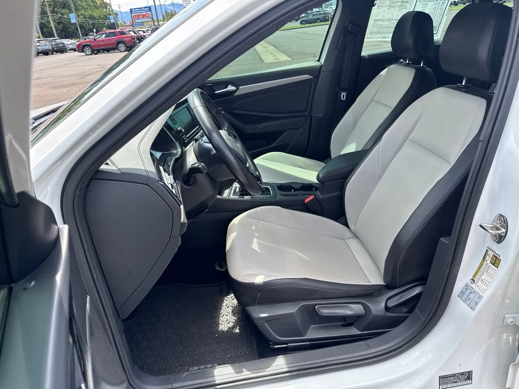 Used 2020 Volkswagen Jetta R-Line FWD image 10