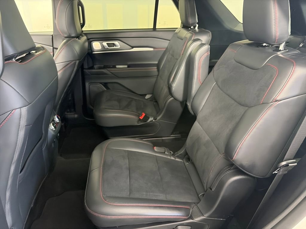 Certified 2025 Ford Explorer ST image 13