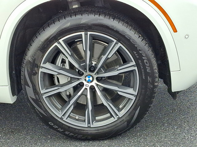 Used 2026 BMW X5 xDrive50e image 8