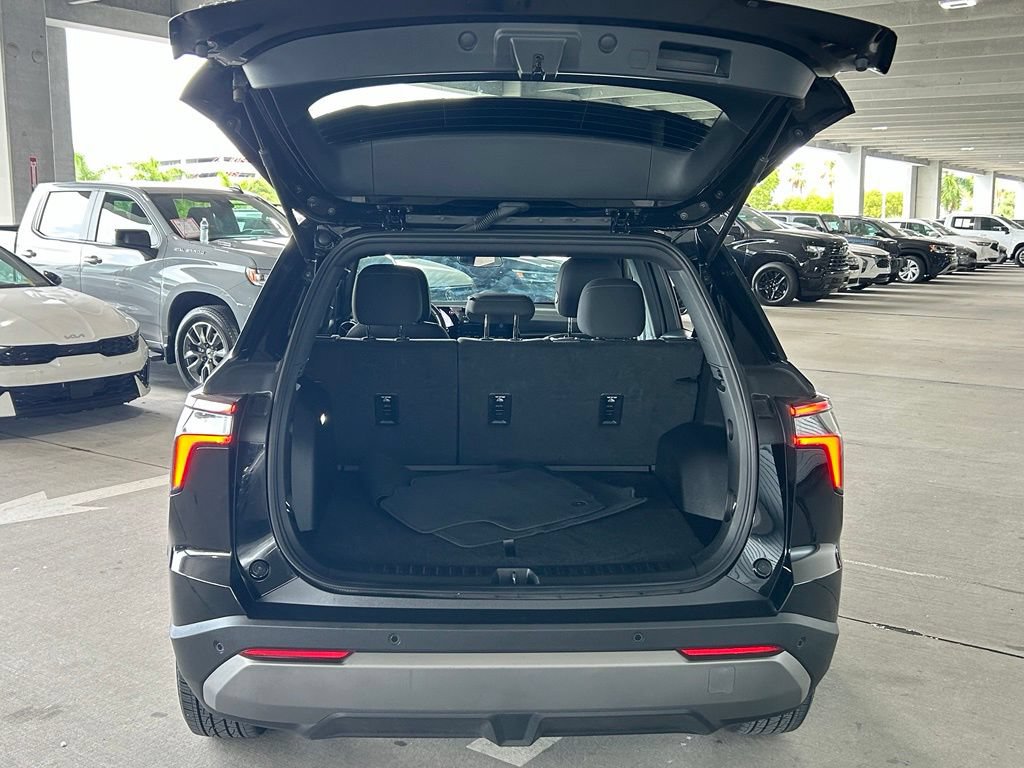 Used 2025 Chevrolet Equinox LT FWD image 35