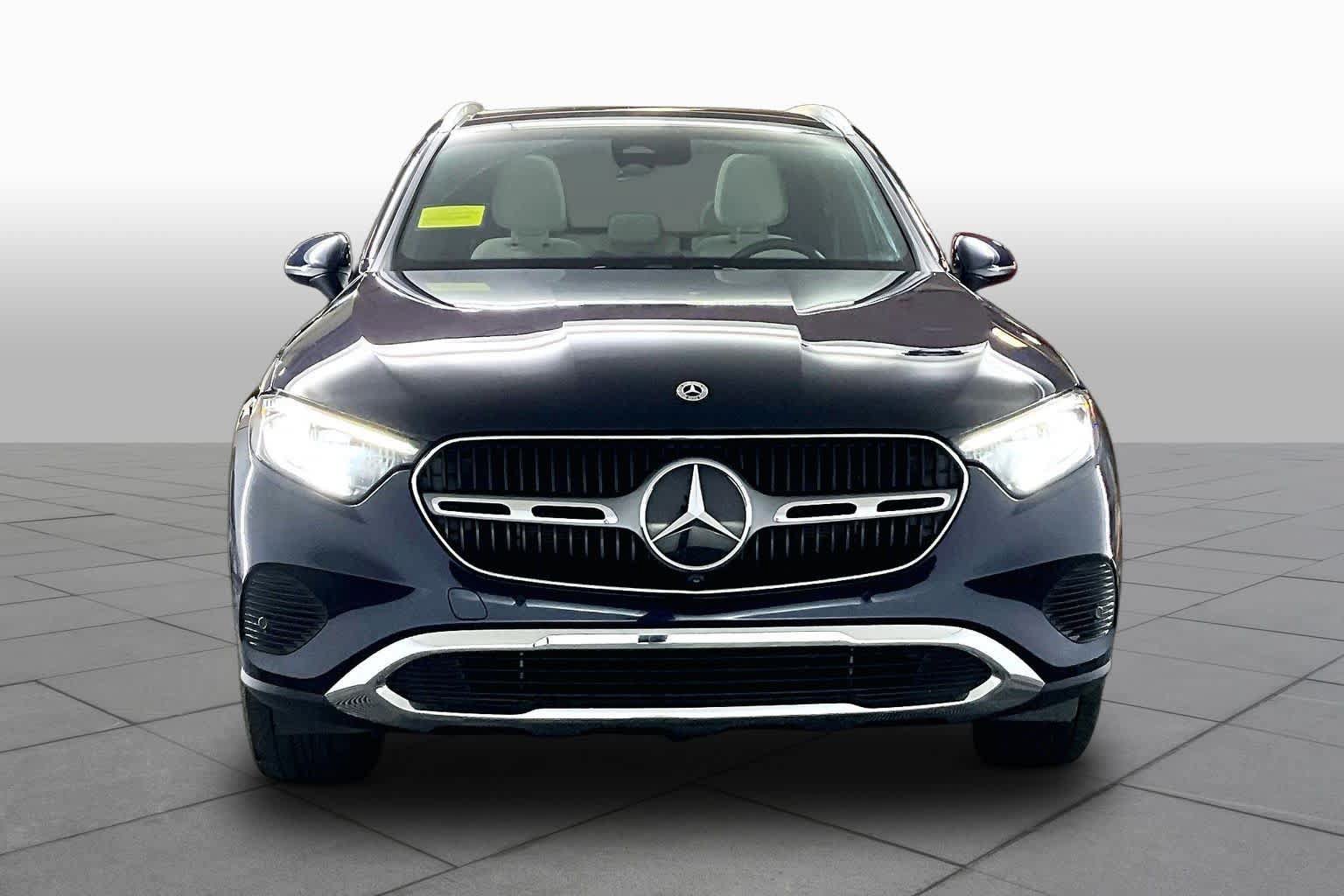 Used 2024 Mercedes-Benz GLC 300 4MATIC image 4