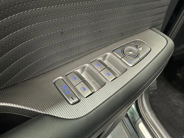 Used 2023 Hyundai Palisade Calligraphy image 16