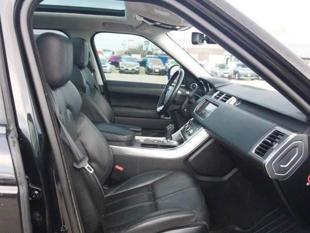 Used 2016 Land Rover Range Rover Sport SE image 32