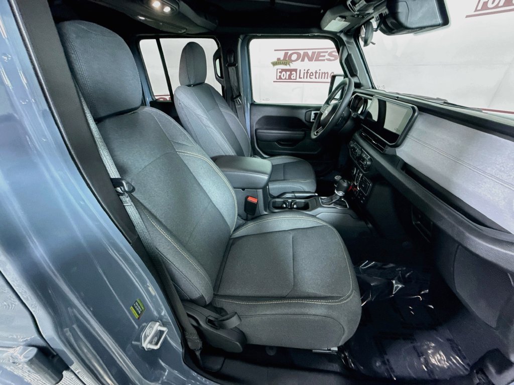 Used 2025 Jeep Wrangler Unlimited Sport AWD/4WD image 29