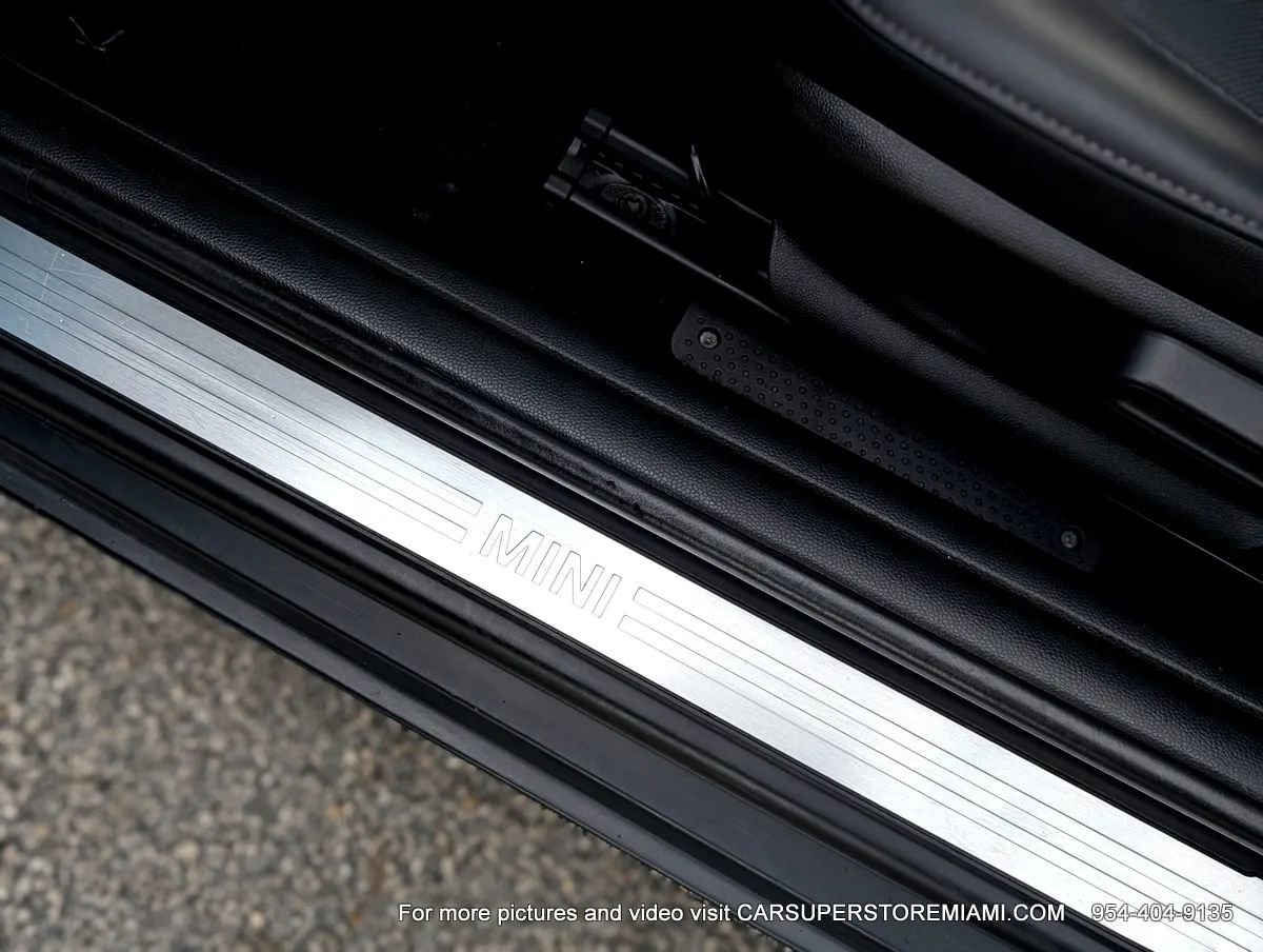 Used 2020 MINI Cooper Convertible image 40