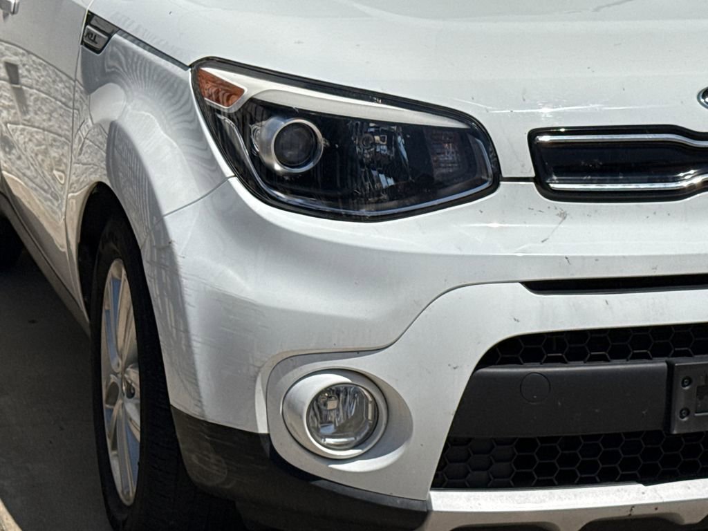 Used 2017 Kia Soul + w/ Primo Package FWD image 4