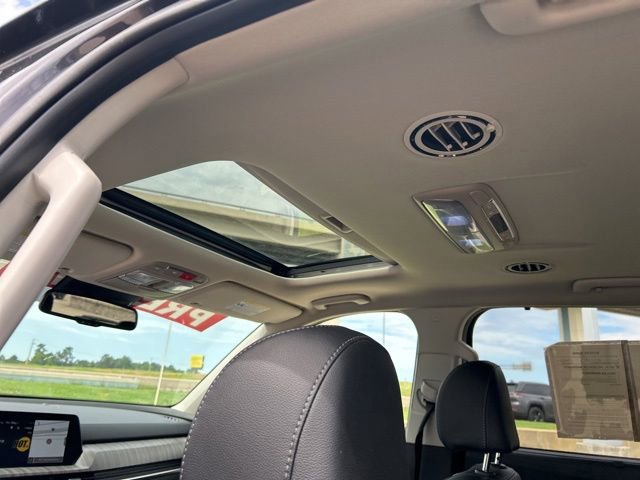Used 2025 Kia Telluride EX w/ EX Captain's Chair Package AWD/4WD image 48