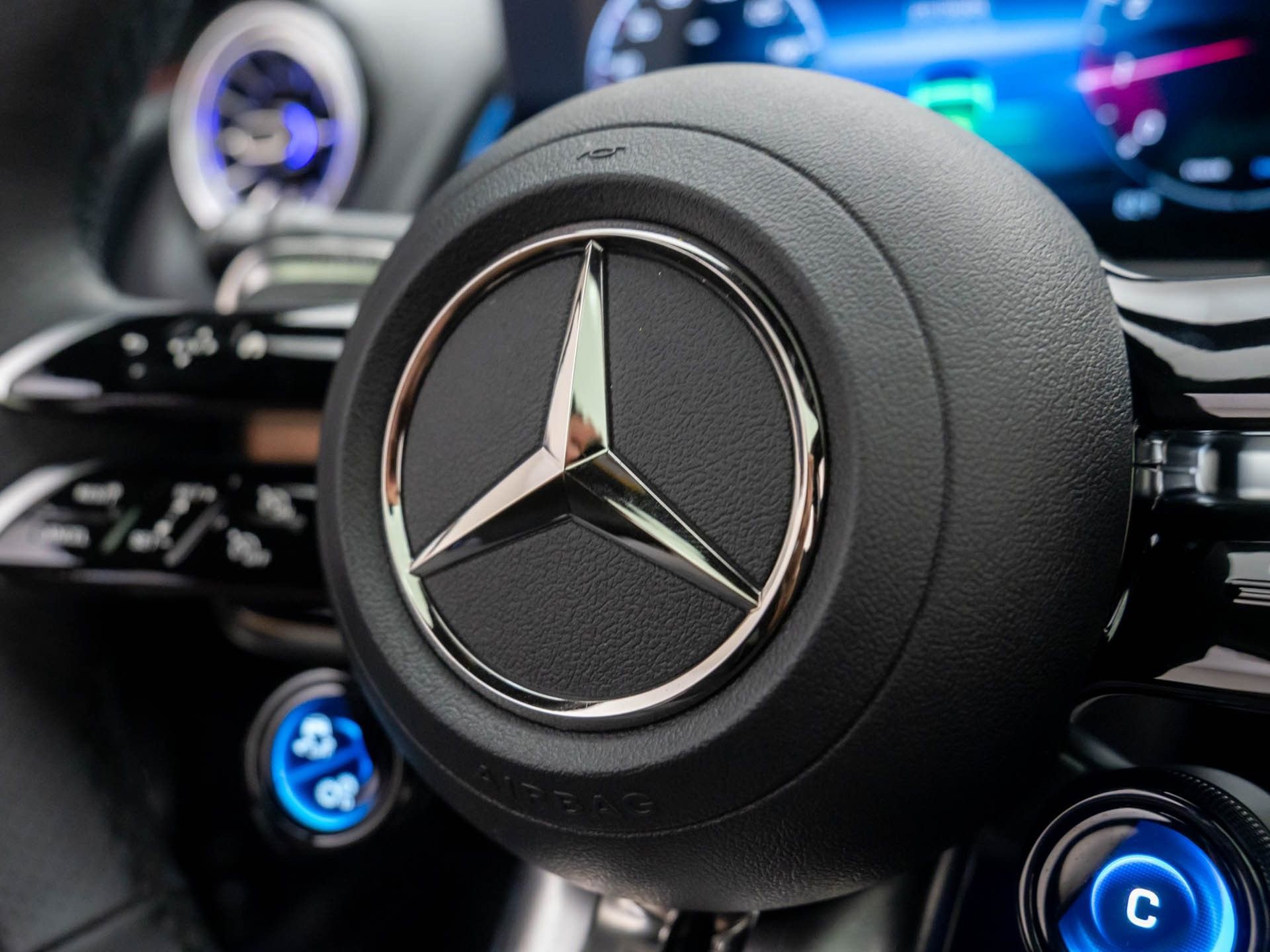 New 2026 Mercedes-Benz GLB 35 AMG 4MATIC image 27