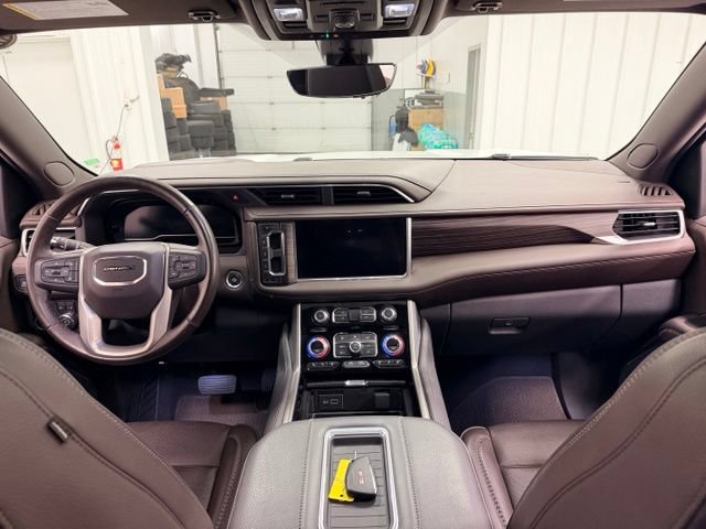 Certified 2022 GMC Yukon XL Denali w/ Denali Premium Package AWD/4WD image 21