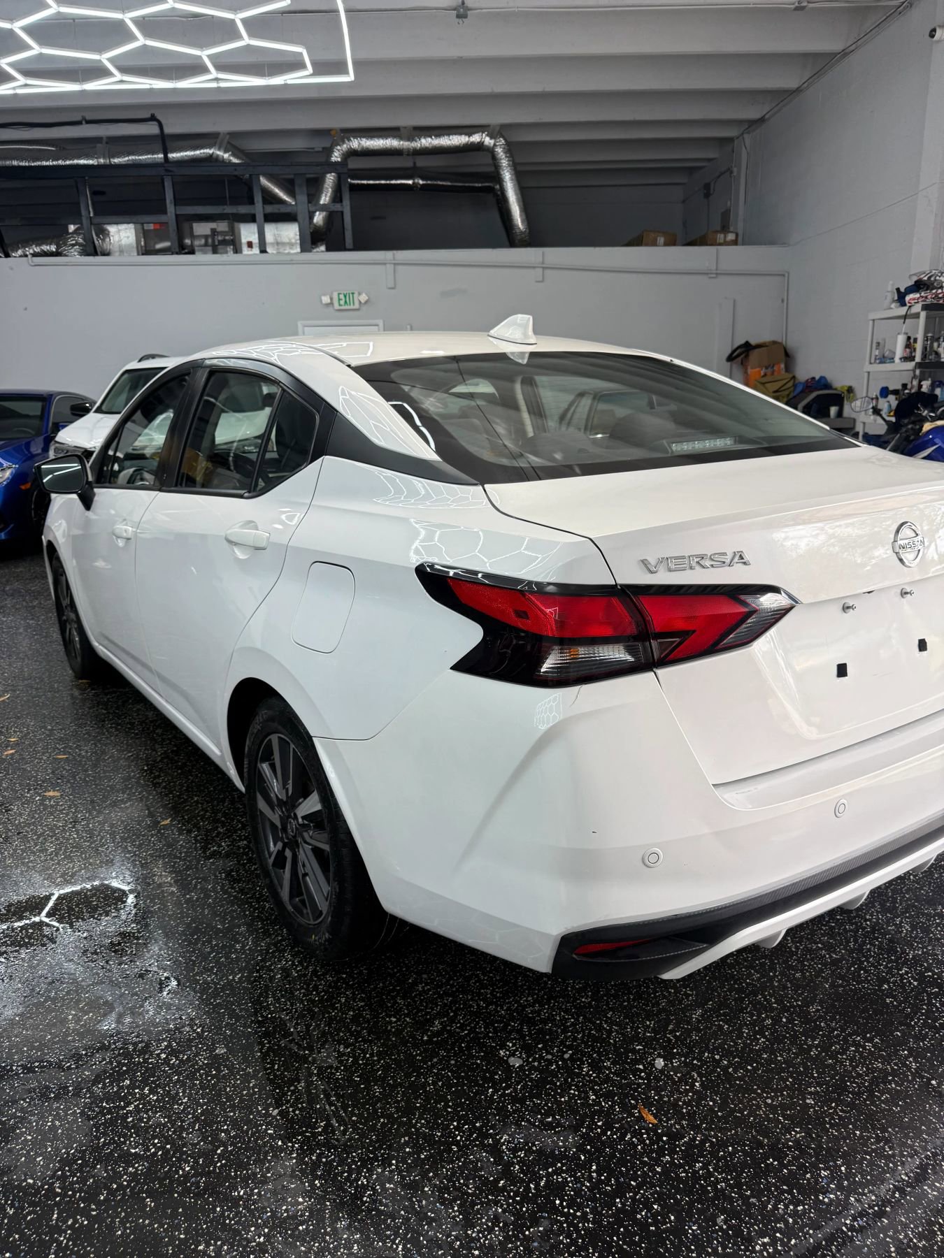 Used 2021 Nissan Versa SV FWD image 3