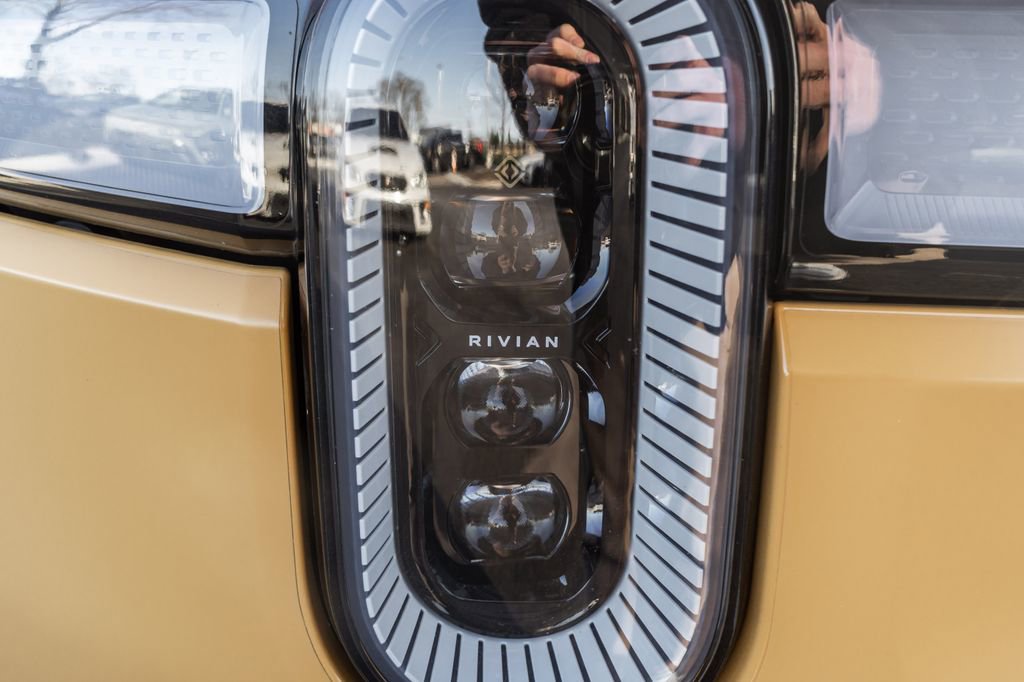 Used 2022 Rivian R1T Launch Edition image 46
