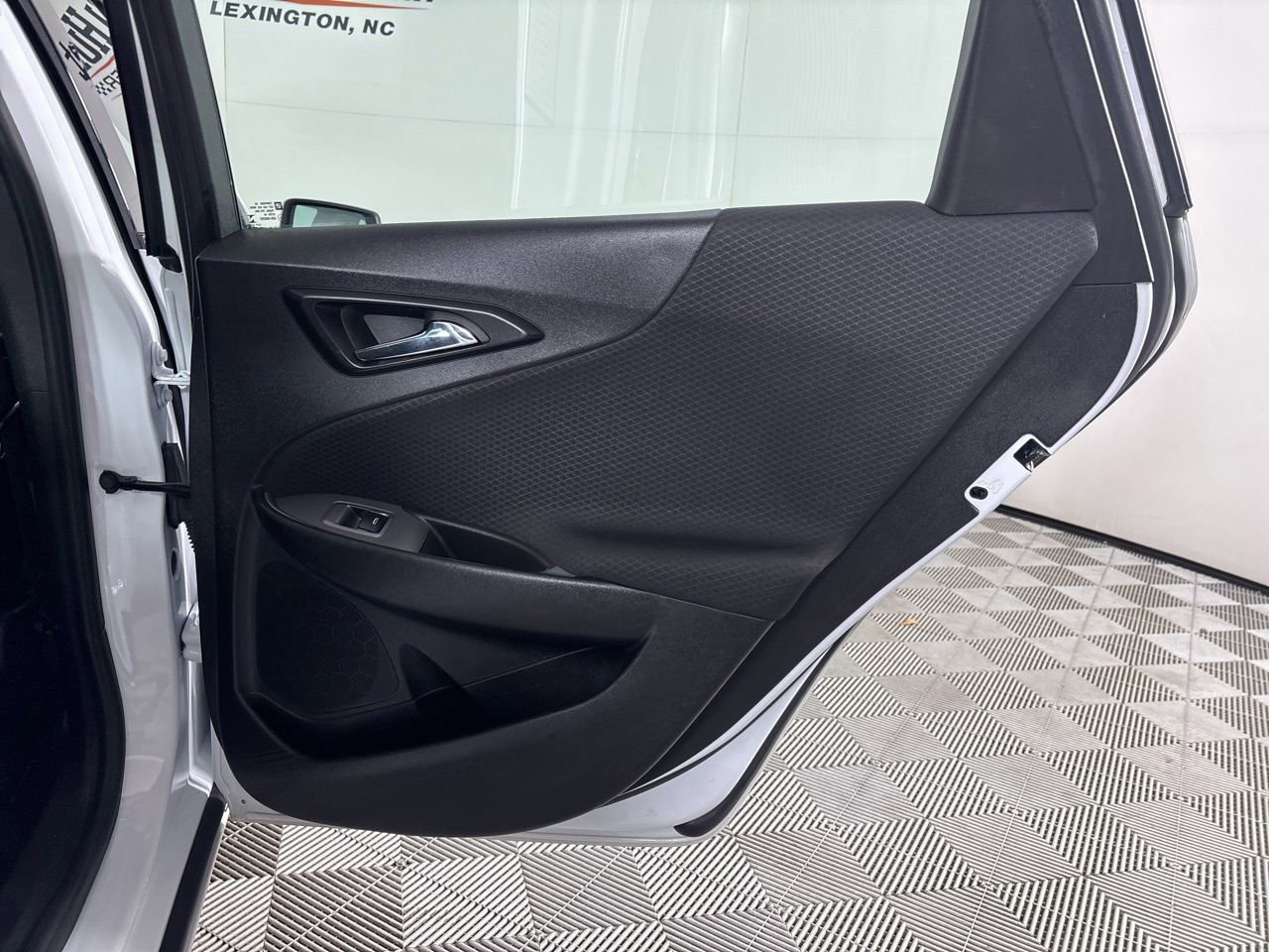 Used 2024 Chevrolet Malibu LT image 25