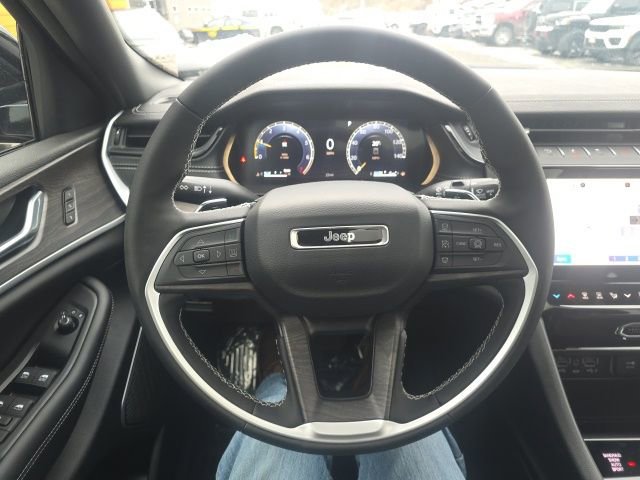 New 2026 Jeep Grand Cherokee Limited image 15