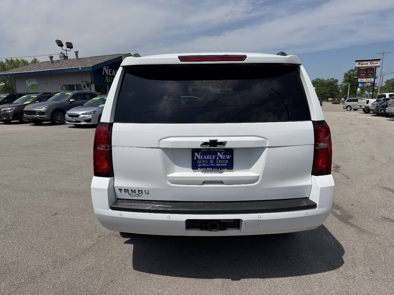 Used 2020 Chevrolet Tahoe LS w/ Max Trailering Package AWD/4WD image 4
