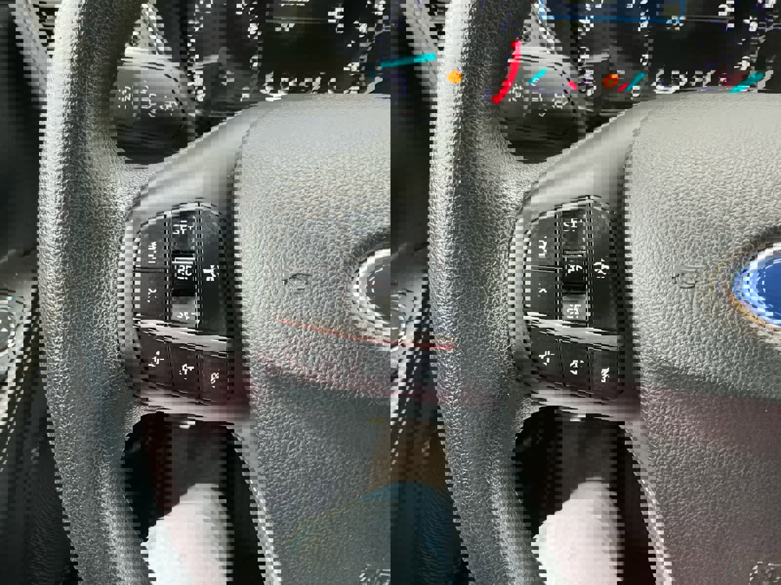 Used 2020 Ford Escape SE image 15