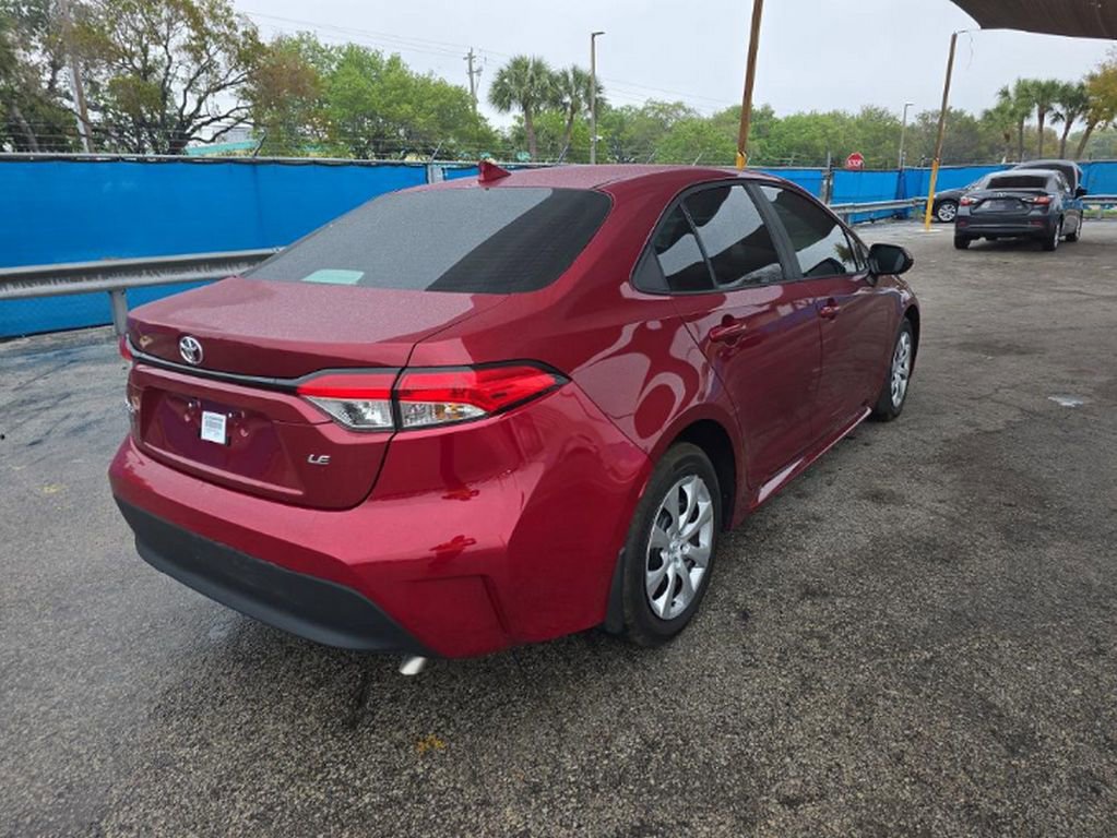 Used 2025 Toyota Corolla LE image 4
