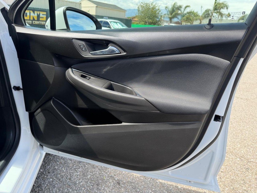 Used 2019 Chevrolet Cruze LT w/ Convenience Package FWD image 18