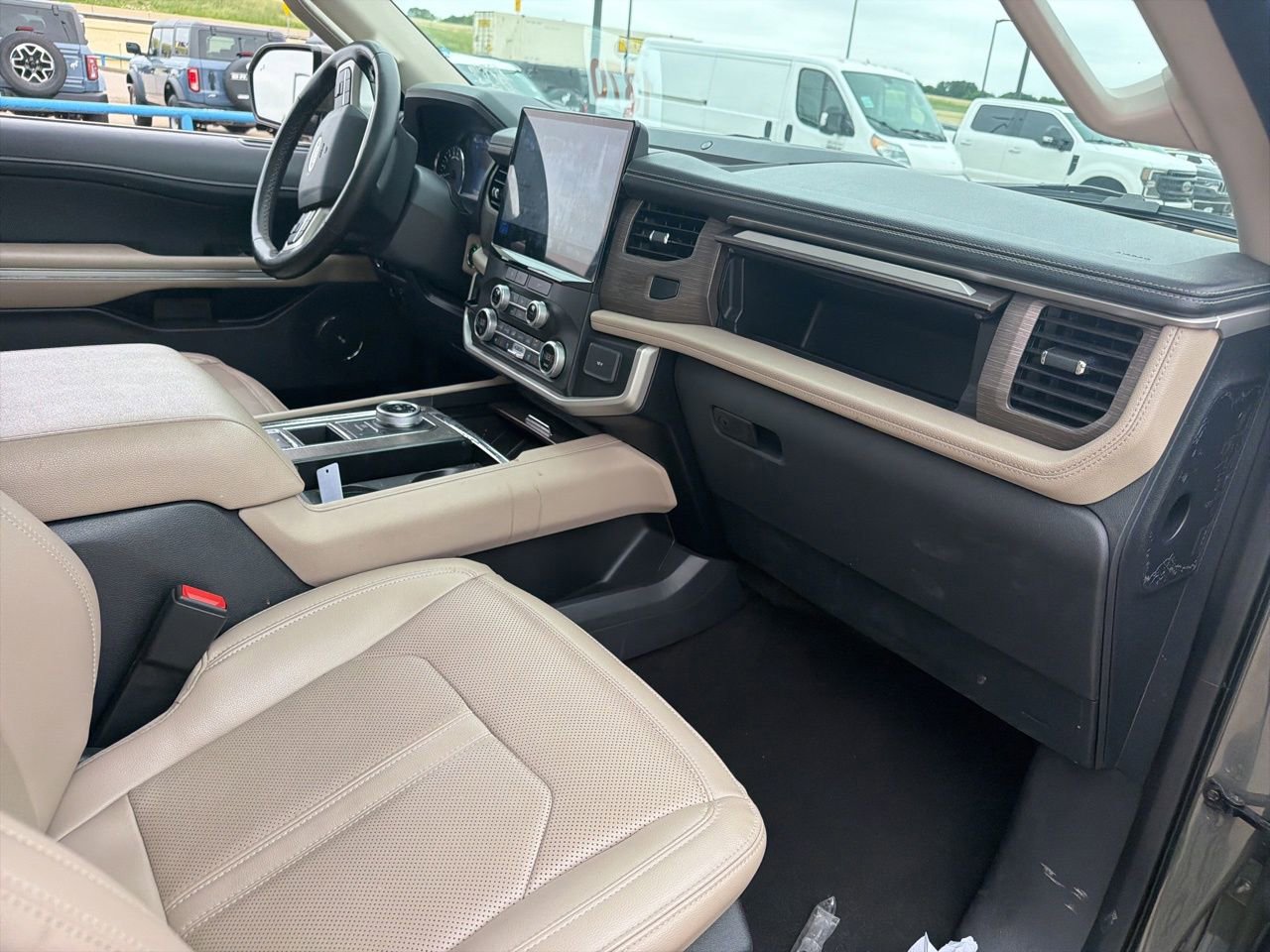 Used 2024 Ford Expedition Max Limited RWD image 22