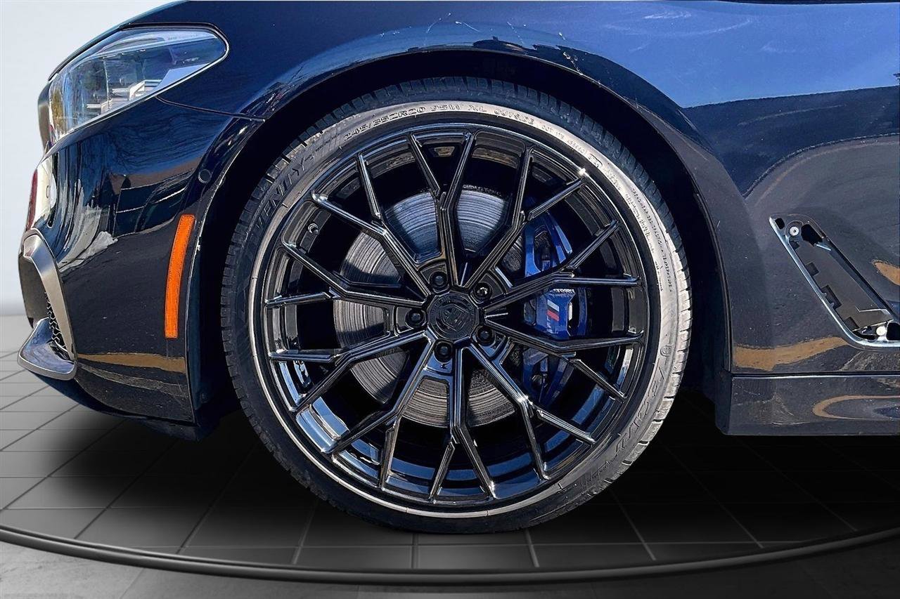 Used 2019 BMW M550i xDrive image 34
