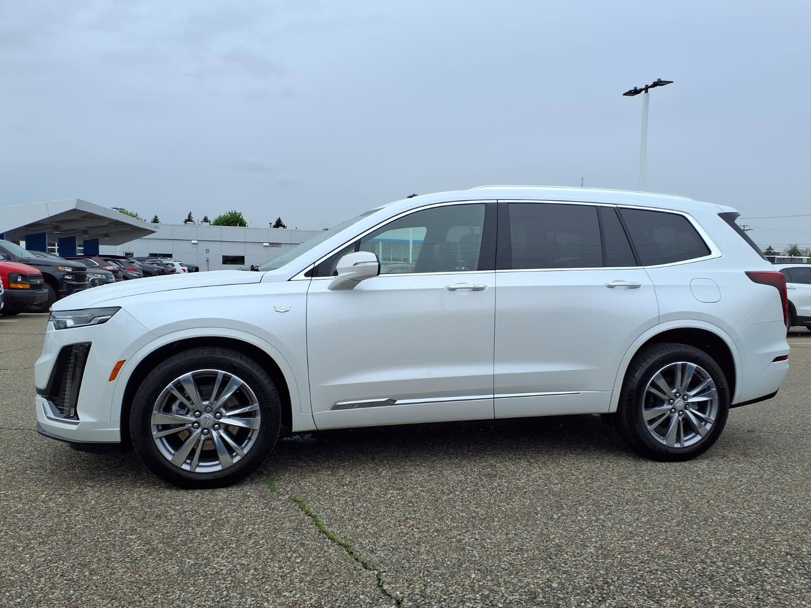 Used 2023 Cadillac XT6 Premium Luxury AWD/4WD image 8