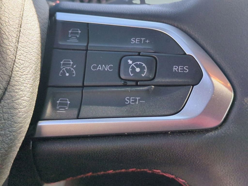 Used 2023 Jeep Compass Trailhawk image 20