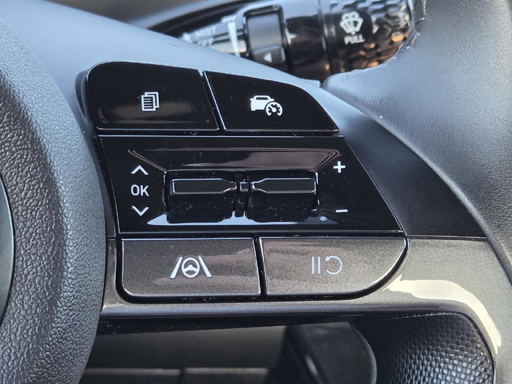 Used 2025 Hyundai Elantra Sport FWD image 19