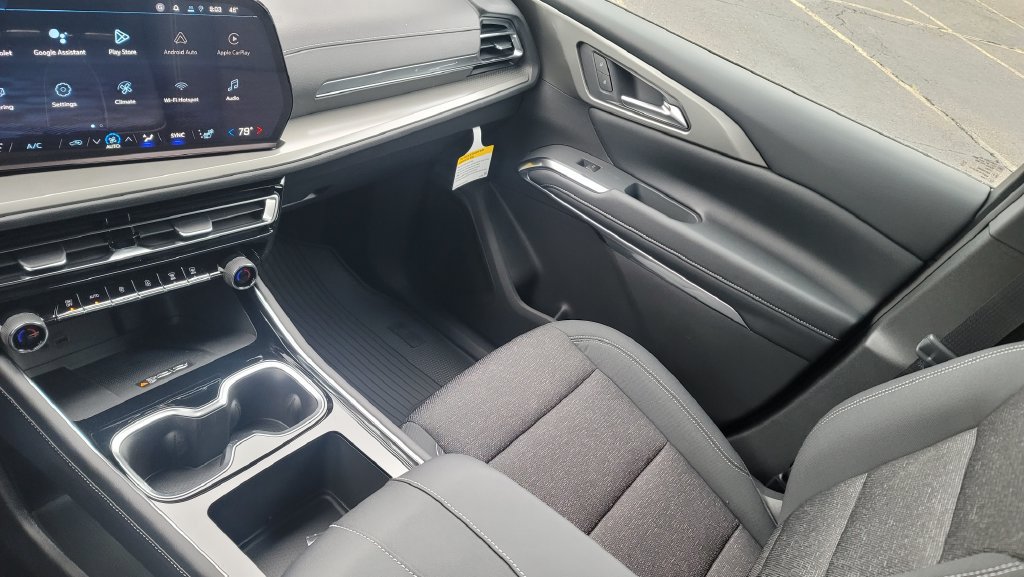 New 2026 Chevrolet Traverse LT w/ Driver Confidence Package FWD image 23