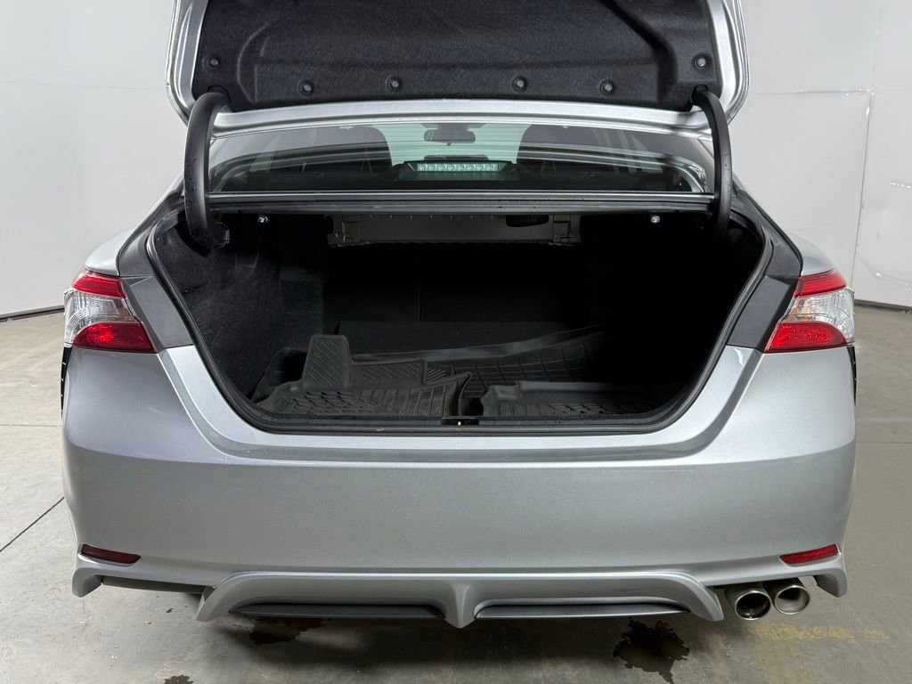 Used 2019 Toyota Camry SE image 16