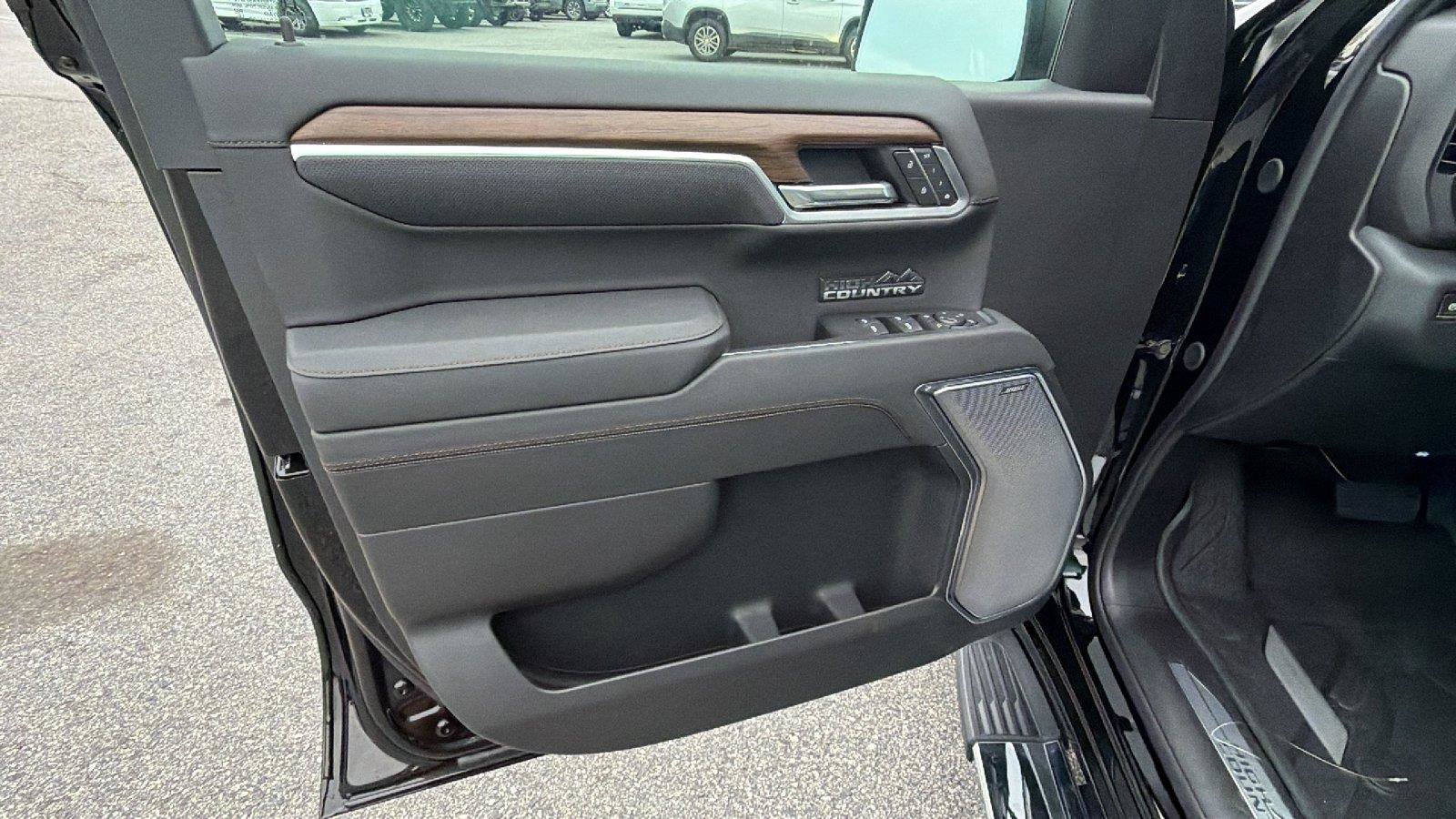 New 2026 Chevrolet Silverado 1500 High Country w/ High Country Premium Package AWD/4WD image 15