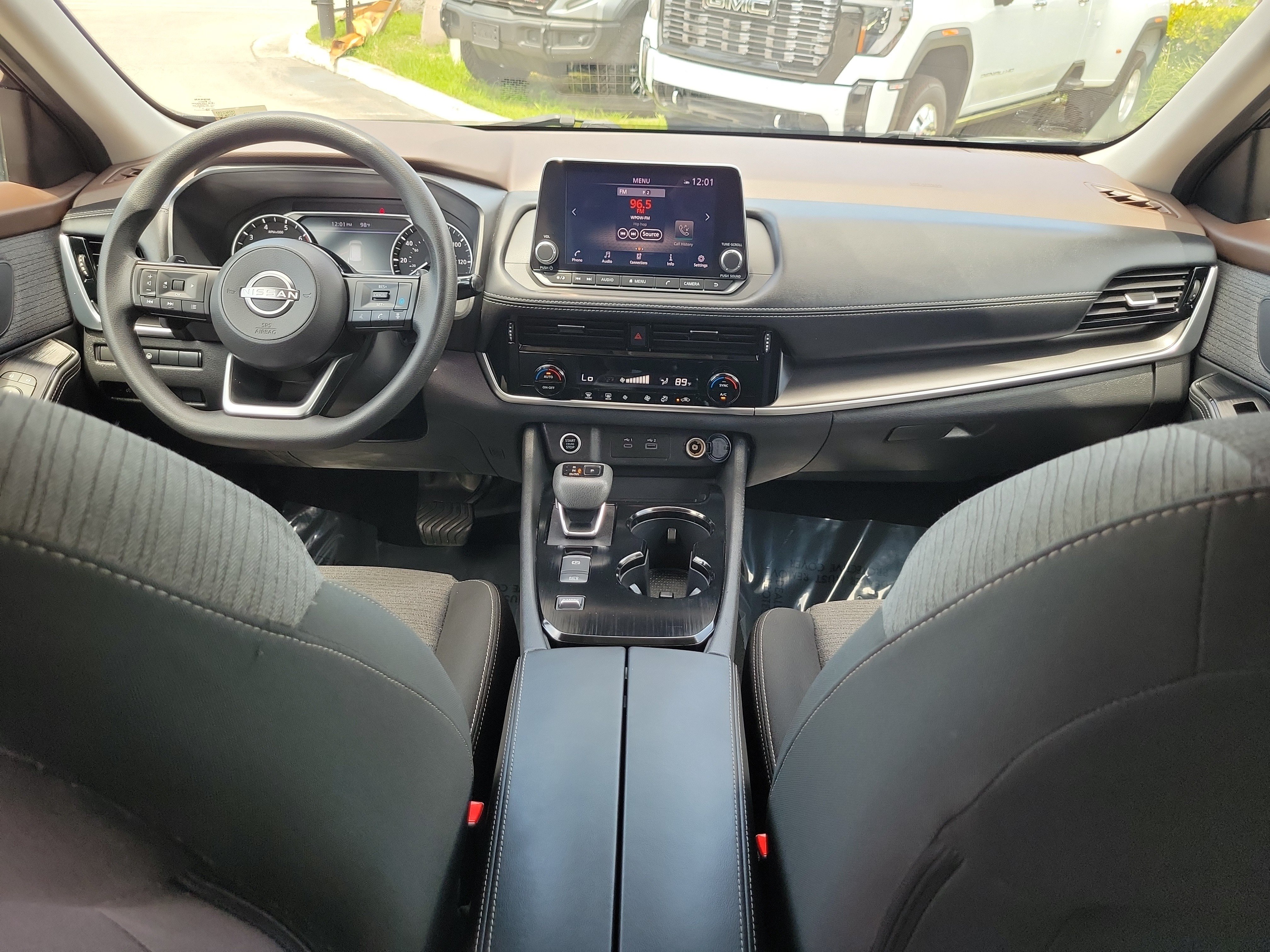 Used 2022 Nissan Rogue SV FWD image 17