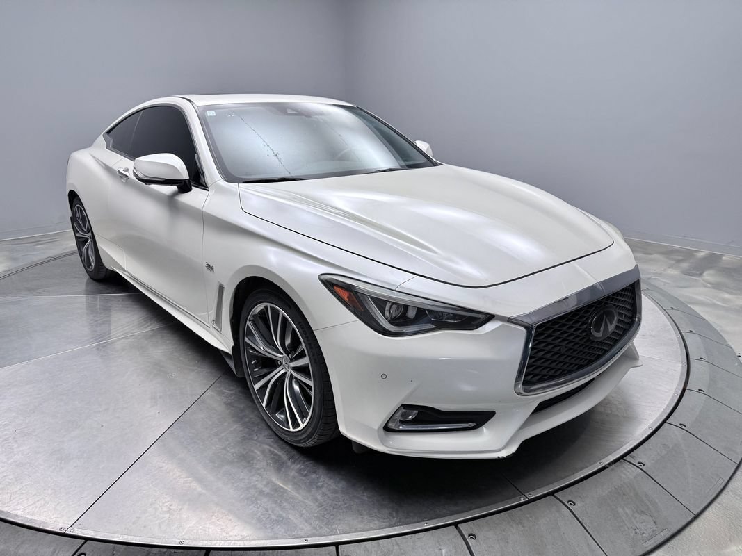 Used 2019 INFINITI Q60 3.0t Luxe w/ Essential Package AWD/4WD image 3