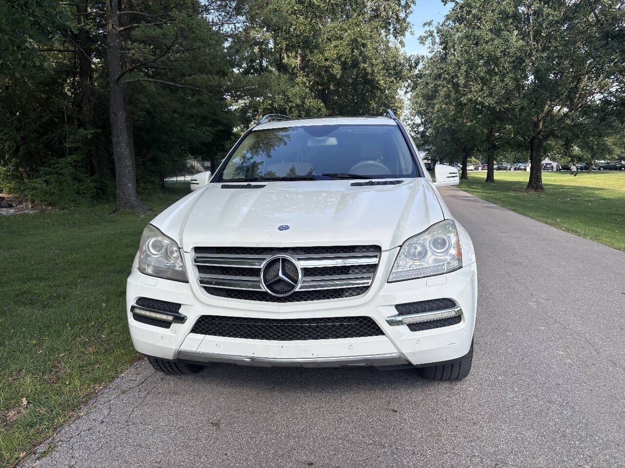 Used 2012 Mercedes-Benz GL 450 4MATIC w/ Premium 1 Pkg image 4