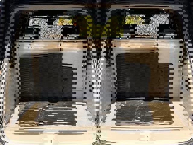 Certified 2022 Cadillac Escalade ESV Premium Luxury Platinum w/ Heavy-Duty Trailer Package image 32