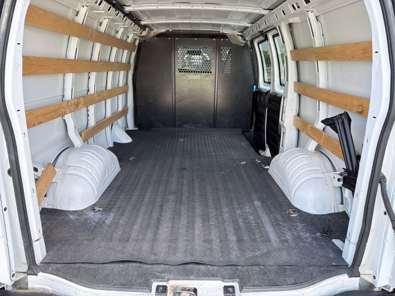 Certified 2024 GMC Savana 2500 w/ Driver Convenience Package image 25