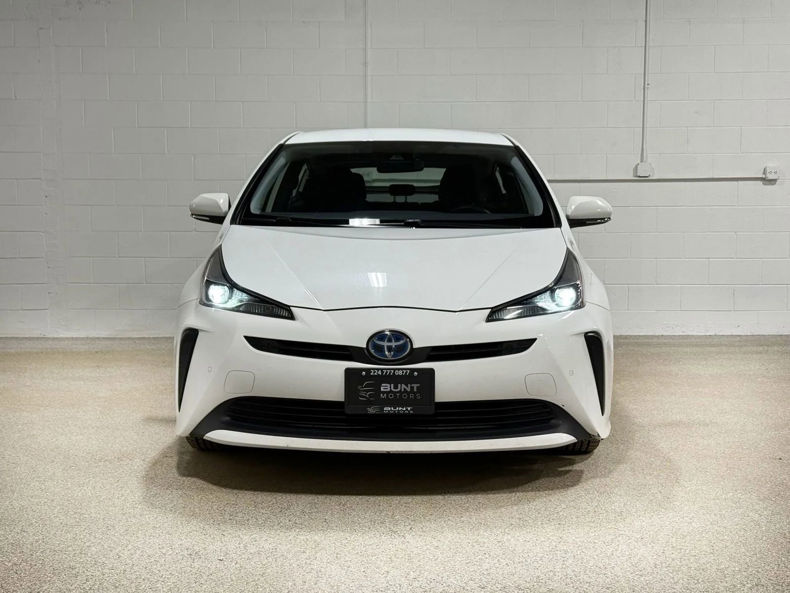 Used 2021 Toyota Prius LE image 3
