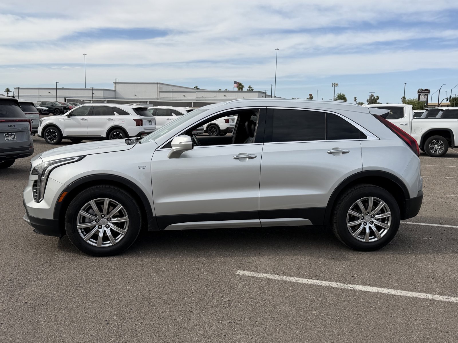 Used 2022 Cadillac XT4 Premium Luxury w/ Safety Alert Package image 2