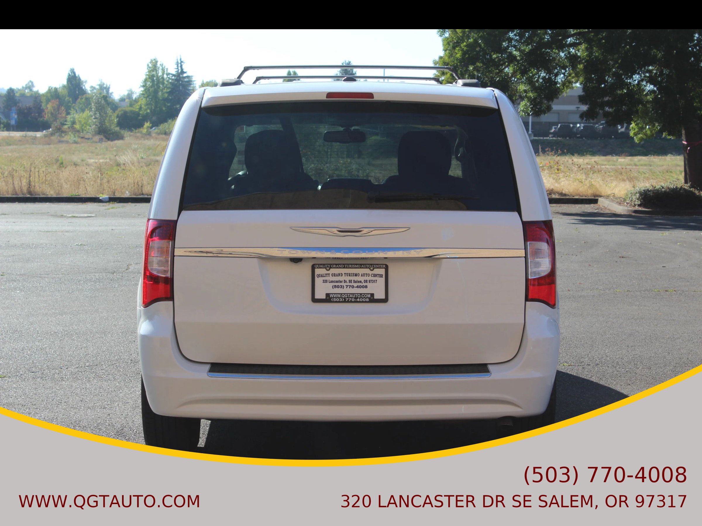 Used 2016 Chrysler Town & Country Touring w/ Driver Convenience Group image 5