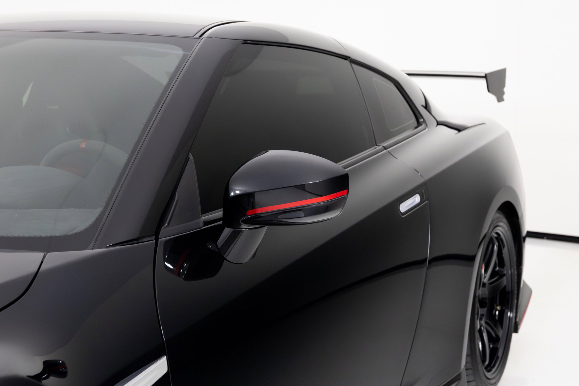 Used 2017 Nissan GT-R NISMO image 46