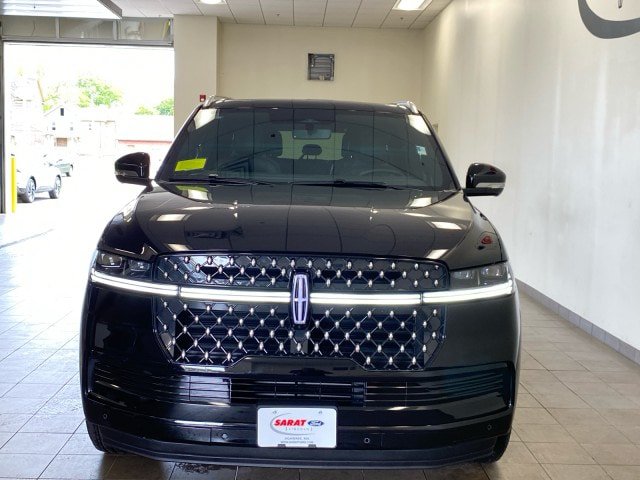 Certified 2026 Lincoln Navigator L Black Label AWD/4WD image 3