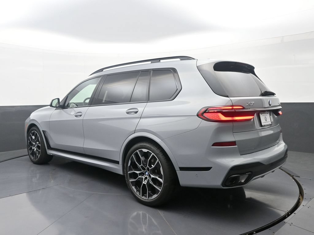 Used 2026 BMW X7 xDrive40i w/ M Sport Package AWD/4WD image 5