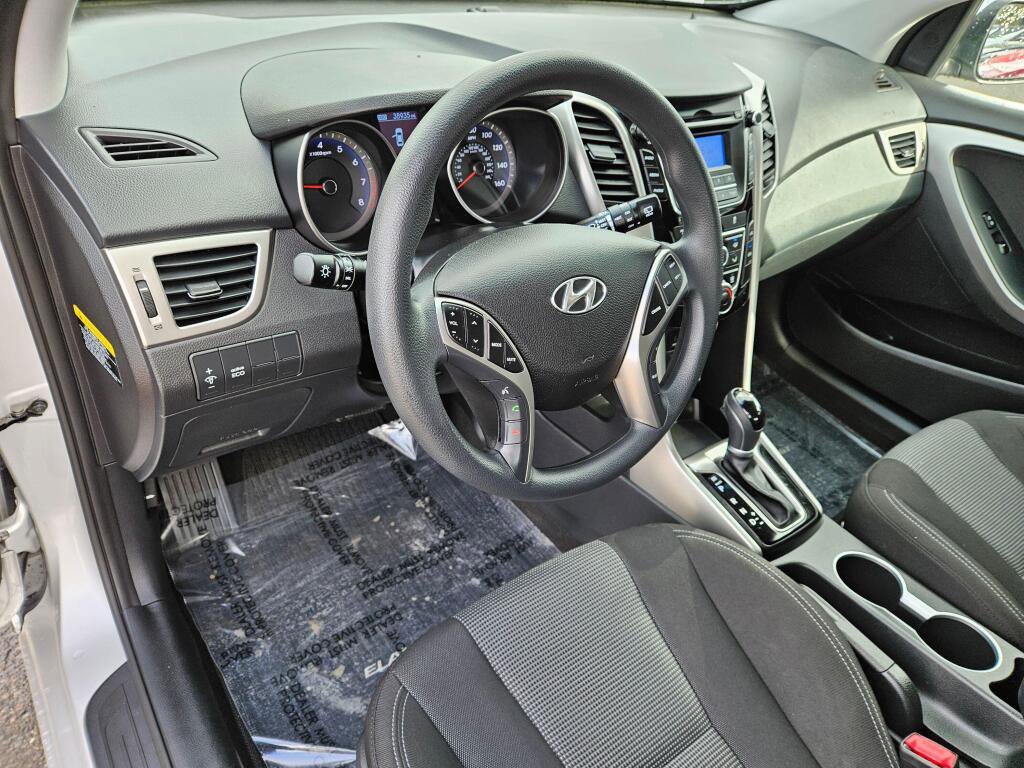 Used 2017 Hyundai Elantra GT image 16